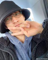 snow man on instagram 2019 12 7 20 02 你 好 我是snow man的向井康二 第一次的 个人投稿 我的兴趣是相机 今后想把美丽的照片 分享给大家 今后请多多关照 snowman 向井康二 こんにちは 私はsnowma 向井 カッコイイ男性 ジーコ
