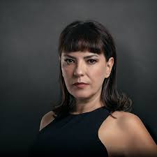 Yeşim salkım, gerek müzik kariyeriyle, gerekse oyunculuğuyla türkiye'nin önde gelen sanatçıları arasında en dikkat çeken isimlerden biri oldu. Yesim Salkim Kimdir Melek Tekinoglu Show Tv