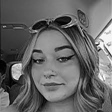 Kelsey Denny's Instagram, Twitter & Facebook