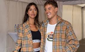 „een kind, ja, een kind zou ik graag willen, antwoordde jorik scholten, beter bekend als lil' kleine, op de vraag van rtl boulevard wat zijn droom is. Lil Kleine Emotioneel Op Televisie Girlz