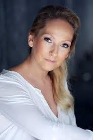 Caroline Rapp's Instagram, Twitter & Facebook