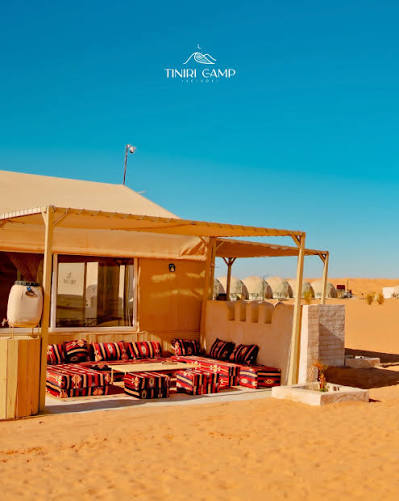 Tiniri Camp - campement de luxe glamping avec tentes de style bédouin dans les dunes du Sahara à Douz Tunisie