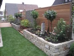 Eine möglichkeit der schalldämmung zum nachbarn besteht darin, eine trockenbauwand anzubringen. Elegant Hochbeet Naturstein Die Galerie Bilder Ahnliche Tolle Projekte Und Ideen Wie Im Bild Vorgestellt Findest D Garten Garten Hochbeet Garten Landschaftsbau