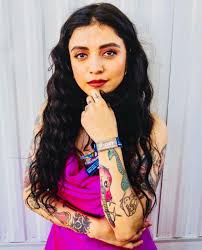 Significados de los tatuajes de mon laferte en sus brazos. Pin En Mon Laferte