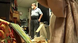 Bronx Pawn Shop Owners Violently Beaten During Looting Riots Youtube