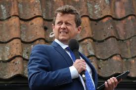 He doing a good job. Mike Bushell Bbc News Sports Presenter Hampton Court Olympic Road Cycling Time Trials 2012 Beautiful England Photos