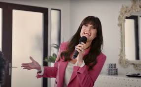 In the airport, the caveman sees the picture and is, yet again, reminded of how the world views him (as dumb and senseless). Idina Menzel Singing In A Geico Commercial Is The Collaboration We Didn T Know We Needed Pop Goes The Week