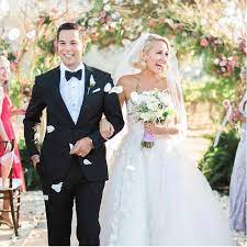 Anna camp opens up to et's katie krause about her new love, her next chapter and how her divorce from skylar astin played a. Anna Camp And Skylar Astin Are Married See Their Pitch Perfect Wedding Photos