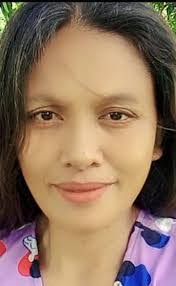 Rowena Crisostomo's Instagram, Twitter & Facebook