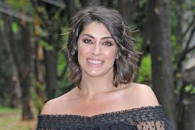 Elisa, 38, is a fellow contestant with former england and newcastle footie star paul gascoigne on italy's. Elisa Isoardi Displaces Everyone Today Is Another Day I M In Love Newsy Today