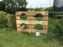 183 x 130 x 96 cm, durchmesser der torstangen: Paletten Torwand Nachdem Mein Sohn Im Totalen Fussballfieber Ist Habe Heute Aus Einer Palette Eine Torwand Gebaut Fur Be Bauen Mit Holz Paletten Garten Ideen