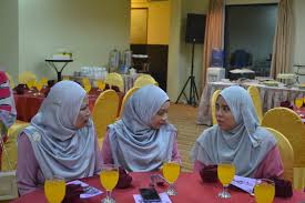 Born on 12 september 1951, she is originally of persian and pakistani descent/origin. Smk Sultanah Hajjah Kalsom Smk Sultanah Hajjah Kalsom