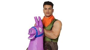 Here are some of the most popular fortnite skins you can buy or recreate to impress your squad. Get These Fortnite Halloween Costumes Before They Re Gone