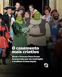 Em 2013, um casal britânico transformou seu casamento em um conto de fadas ao se caracterizar como Shrek e Fiona. Amanda e Nathan Gibbs pintaram-se de verde e incentivaram os convidados a