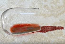 Une Astuce Insolite Contre Les Taches De Vin Rouge Astuces De Grand Mere Tache De Vin Rouge Tache De Vin Enlever Tache De Vin