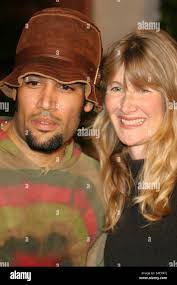 Ben harper and laura dern hi-res stock photography and images