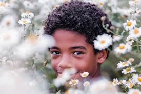 Springs innocence close up portrait amid daisy fields reflecting seasonal  joy