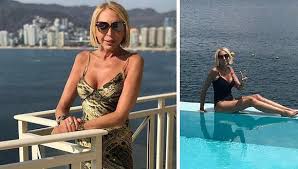 Bozzo compartió eninstagram una foto recibiendo su carta de naturalización mexicana, sin embargo la conductora de televisión laura bozzo compartió en su cuenta de instagram una fotografía en la. Laura Bozzo Publica Foto En Instagram Y Revela Secreto Para Estar En Forma Ojo Show Ojo