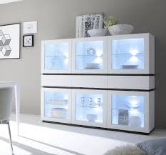 Esclusivi mobili a vetro per soggiorno, vetrine e vetrinette con cornici anche colorate di varie altezze e dimensioni. Vetrina Moderna 6 Ante E 3 Cassetti Bianco Opaco E Dettagli In Wenge Idee Arredamento Soggiorno Idee Per Decorare La Casa Design Di Mobili