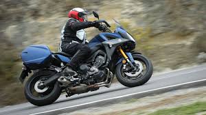 Surprisingly light and therefore easy to deal with all the time. Yamaha Tracer 900 Gt 2018 Im Fahrbericht Motorradonline De