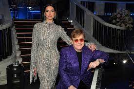 May 28, 2021 · elton john calls lil nas x a 'hero of mine' after 2021 iheartradio music awards honor (exclusive) by zach seemayer‍ 9:57 pm pdt, may 27, 2021 this video is unavailable because we were unable to. Watch Dua Lipa Elton John Perform Together At Oscars Party Los Angeles Times