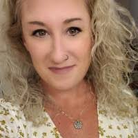 Sarah Fargo's Instagram, Twitter & Facebook