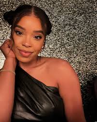 I stepped out last night which is rare … so y'all gon get these pics 🖤🖤