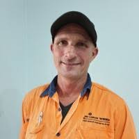 100+ profilů „Laube“