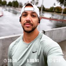 Hi there! Does anyone know the cadence for the 6:00 hour marathon pace  group?