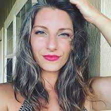 End Of Summer 2018 2 1 2 Years Into The Gray Hair Adventure Bottled Alive Grombre Gogromb Natural Gray Hair Gray Hair Growing Out Grey Hair Inspiration