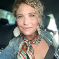 Erin Griffith's Instagram, Twitter & Facebook