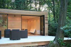 Vor dem bau ihres wintergartens ist es wichtig zu entscheiden aus welchem material der eigenbau bestehen soll. Moderne Gartenha User 50 Vorschla Ge Fa R Sie Gartenhaus Mit Veranda Gartenhaus Gross Gartenhaus
