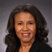 Stephanie Lilly's Instagram, Twitter & Facebook