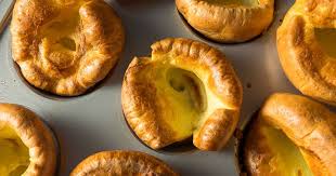 Many Of Us Struggle To Get Yorkshire Puddings Right Thankfully James Martin Has Outlined Common C Yorkshire Pudding Recipes Pudding Recipes Yorkshire Pudding