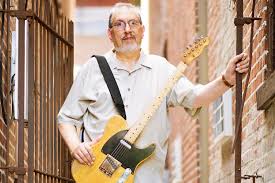 Witness The Stunning Musicianship Of David Bromberg At The