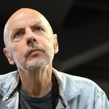 Documentary photographer Eugene Richards clicks with students