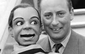 Could someone here confirm that Edmund Wray and Andrew Wray are the same  person ? Or am I all ahoo?