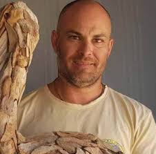 SEREIA. Península de York, Sul da Austrália É feito de madeira flutuante."  Artista de madeira flutuante: Alan Borg