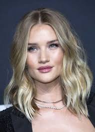 Il modo più easy è creare le onde.con le dita! Le Frufru Acconciature Perfette Per Le Feste