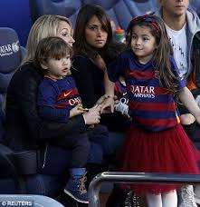 Antonella roccuzzo and sofia balbi attend a photocall for the new sarkany boutique opening on may 17, 2017 in barcelona, spain. Neymar And Suarez Keep Up Their Excellent Form As Messi Returns Messi Neymar Luis Suarez