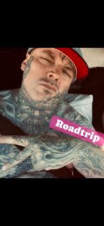Tattoo artist Roadtrip Roadtrin