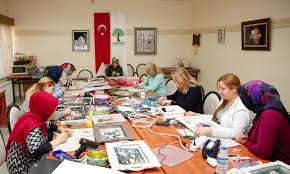 Sehitkamilli Kadinlardan Kagit Rolyef Kursuna Yogun Ilgi Telgraf Gazetesi