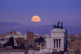 ‌ supermoons are a lot like oreos. Supermoon Over Rome Brightest Full Moon Of 2020 Wanted In Rome