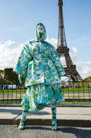 Mas sebetulnya juga ada perlu di rumah. Baju Nyentrik Cardi B Di Paris Fashion Week Ketutupan Semua Dari Atas Sampai Bawah Okezone Lifestyle