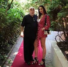 Mindig szeretni fogom andyt, de az élet nem állhat meg. Vajna Timea Es Andy Vajna Minglikent Elnek Nlc