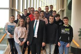 Fcs Realschule Besuchte Jens Kamieth Im Landtag