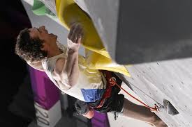 To the crowd watching behind his back, it was an inverted wall. Cfnmngq2ocz8m