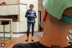 Stepmom Barbara takes it up the ass while her husbands at work - Mature.nl