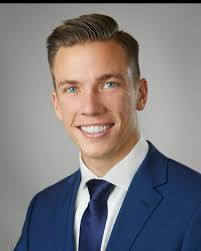 Evan Childress's Instagram, Twitter & Facebook