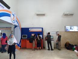 Places bogor, indonesia travel & transportationtour agency stasiun kereta api. Interior Stasiun Bilde Av Stasiun Kereta Api Kota Baru Malang Tripadvisor